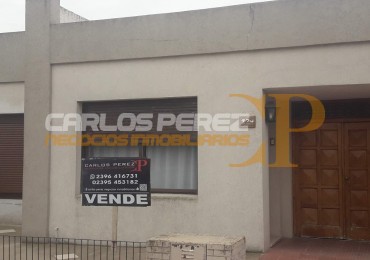 CASA EN VENTA EN CALLE MONSEÑOR DE ANDREA 324